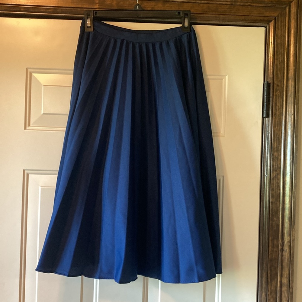 Small/Medium Navy Pleated Skirt with Elastic Waist